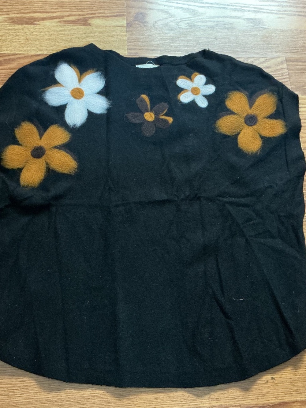 Sioni Soft Floral Sleeveless Sweater Size  M